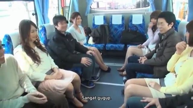 Film Semi Wisata sex Tukar Pasangan di Dalam Bus